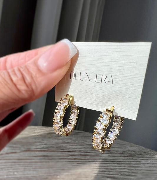 “Diamond Huggie” gold