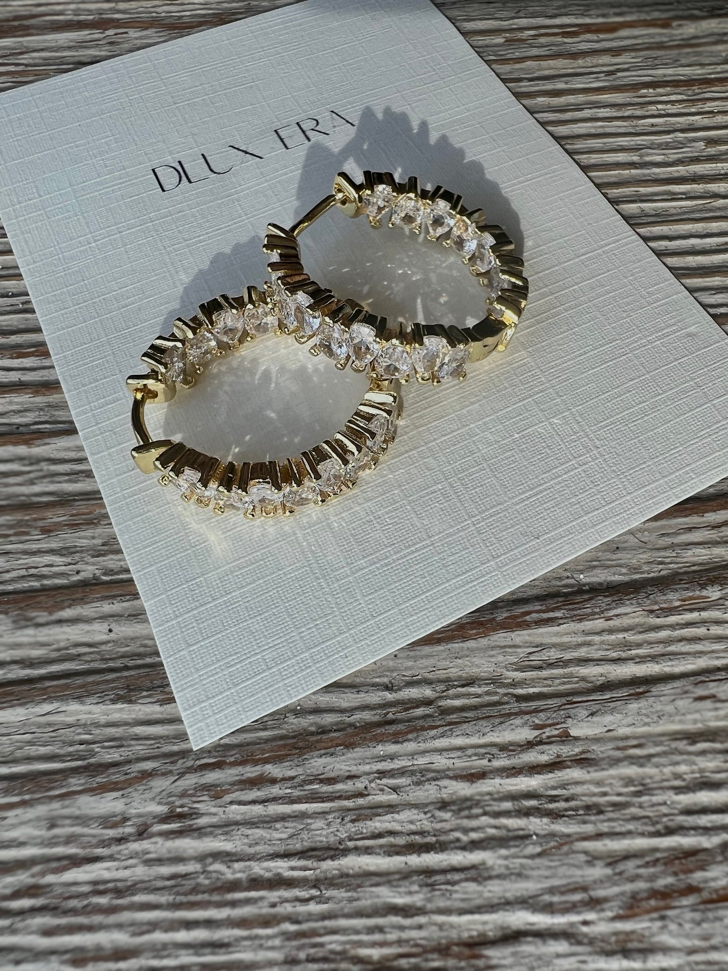 “Diamond Huggie” gold